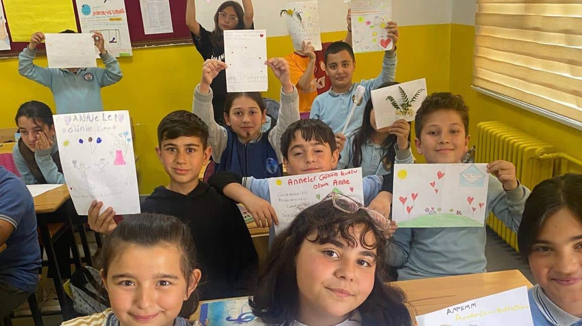 Öğrencilerimizden Anneler Günü Etkinliği